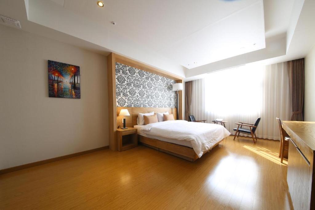 Lake 45 Hotel Naju Exterior photo